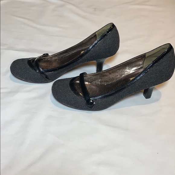 Steve Madden Gray Cloth w Patent Leather Heels S 8 - Picture 5 of 8